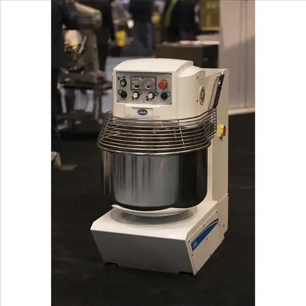 Globe GSM130 Spiral Dough Mixer with Dual Motors — view 2