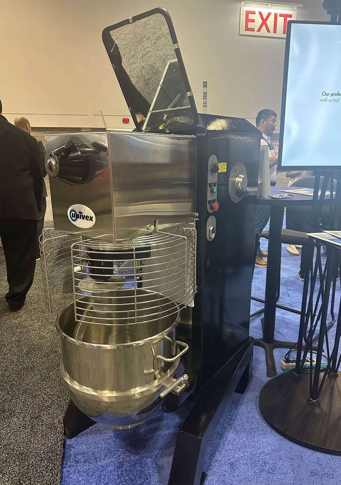 Univex SRM60+PM 60 qt. 3 HP Floor-Standing Mixer — view 4